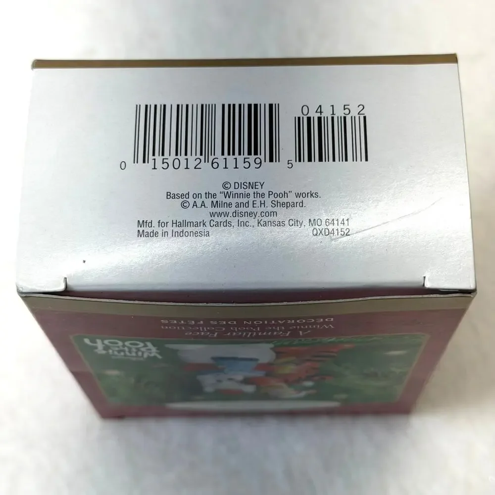 Hallmark Keepsake WINNIE THE POOH A FAMILIAR‎ FACE 2001 Christmas Ornament w/Box